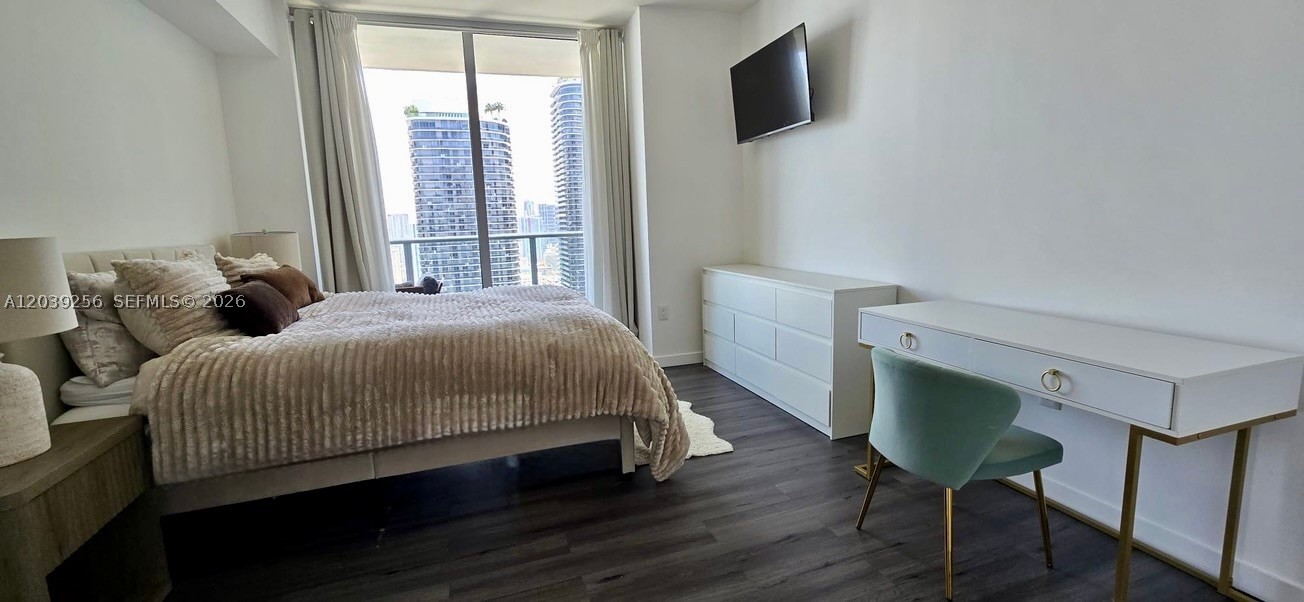 1100 S Miami Ave #3808, Miami FL 33130
