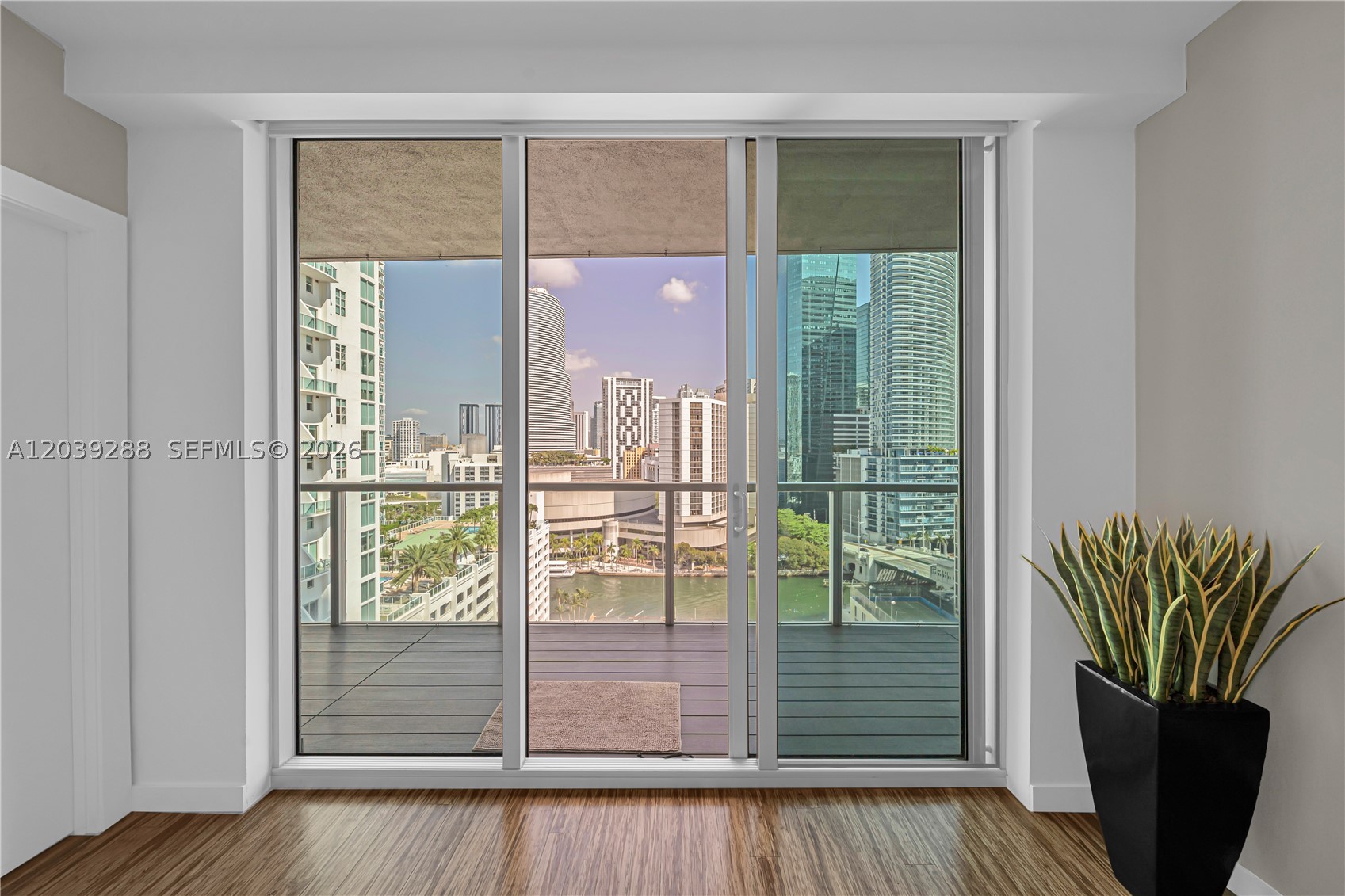Miami FL 33131 - A12039288