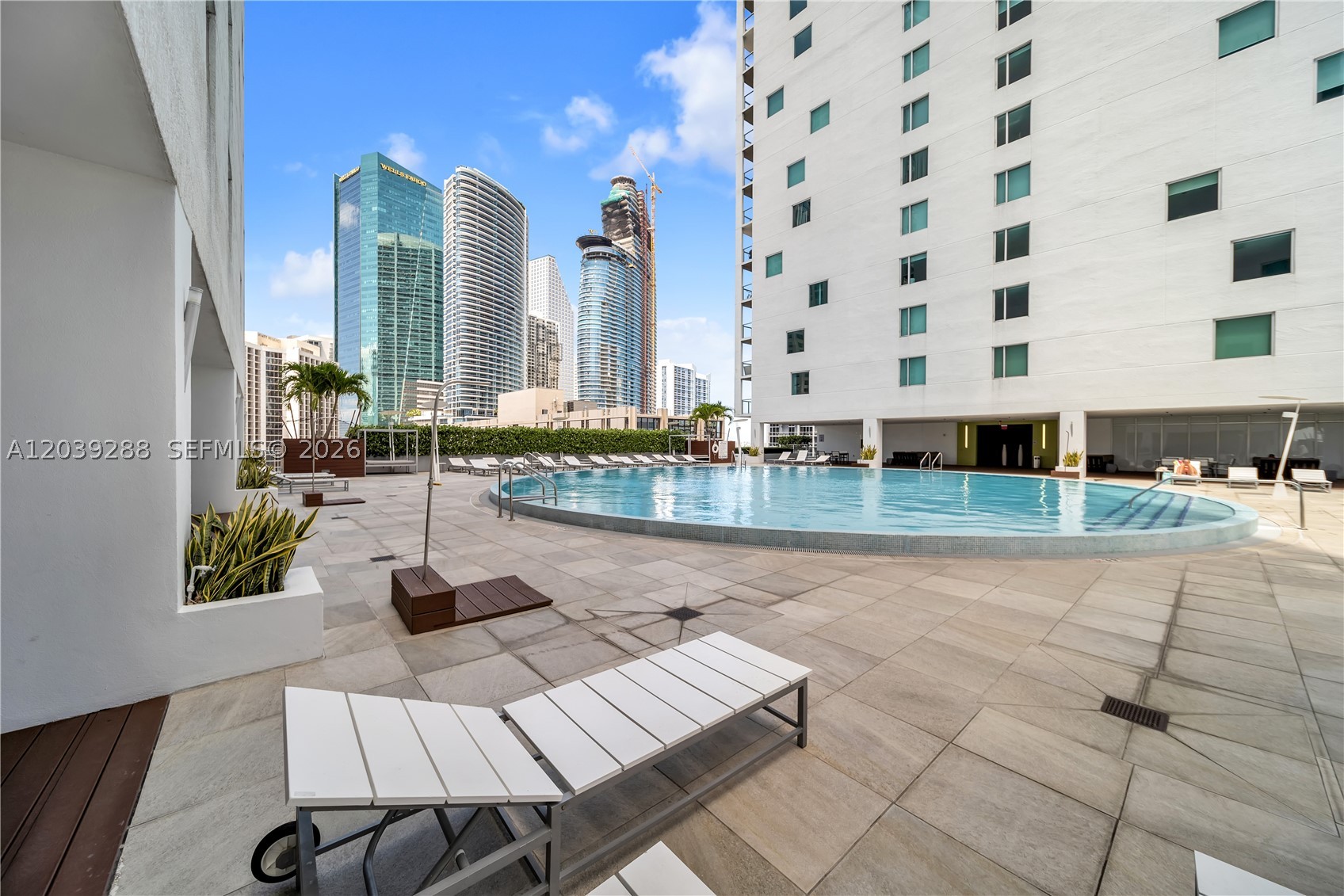 Miami FL 33131 - A12039288