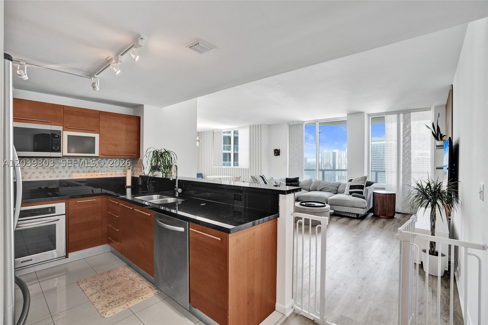 244 Biscayne Blvd #3409, Miami FL 33132