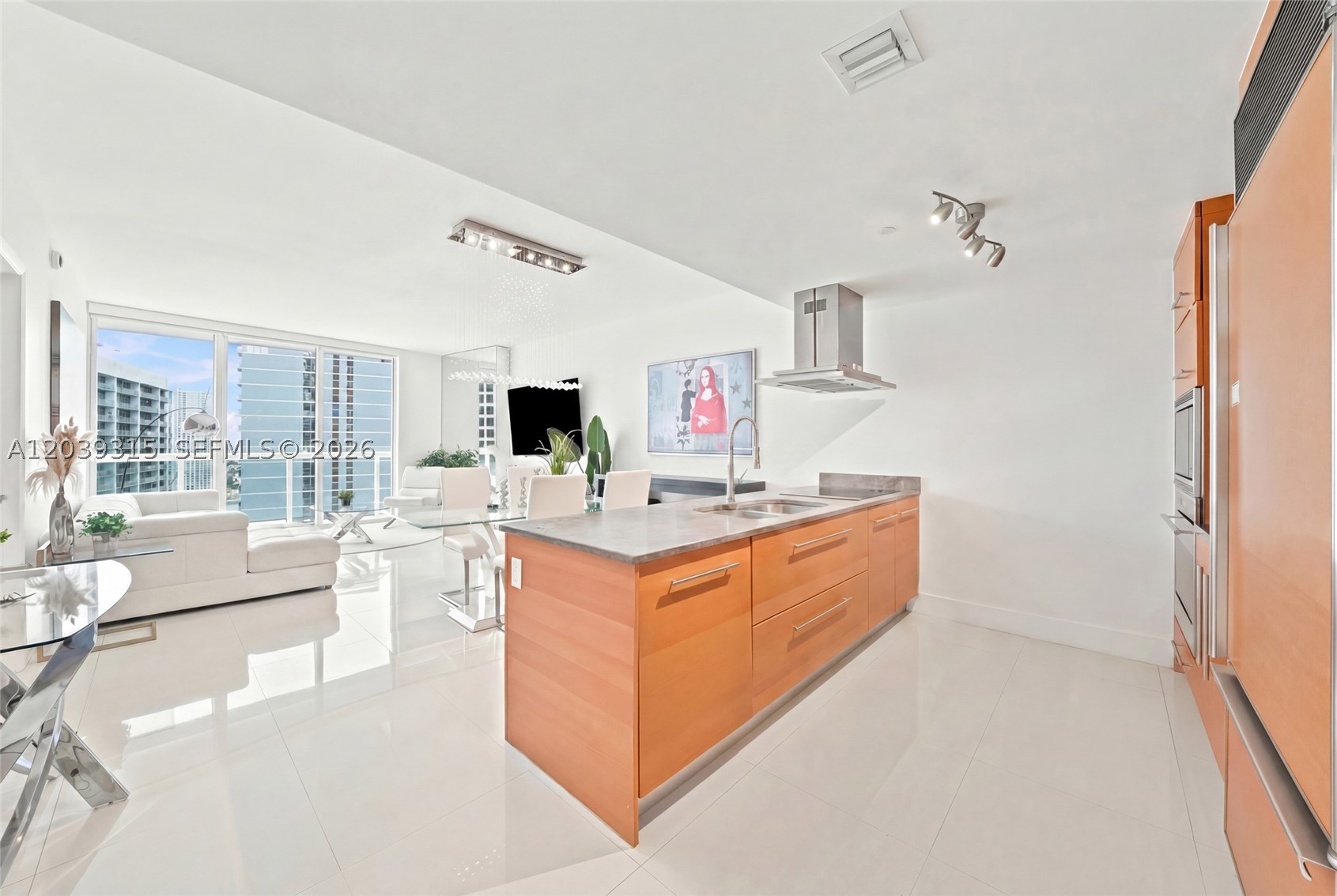 485 Brickell Ave #3707, Miami FL 33131