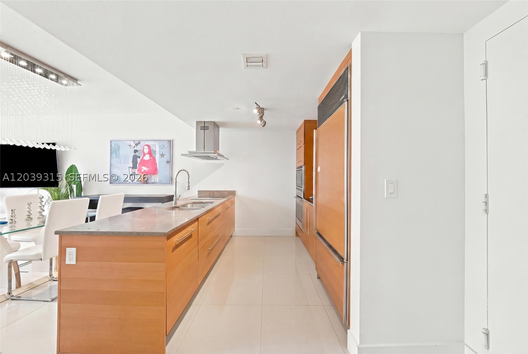485 Brickell Ave #3707, Miami FL 33131