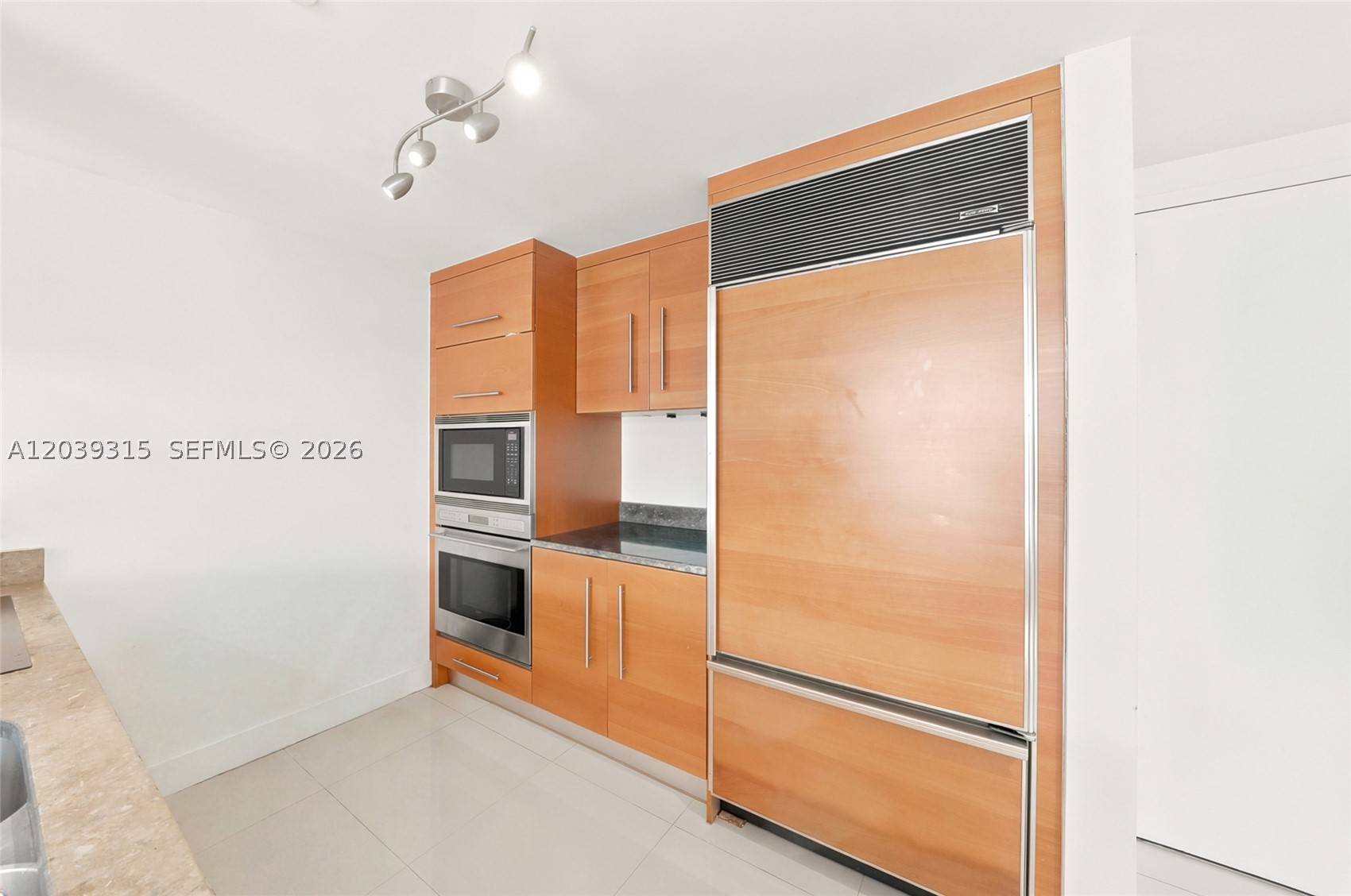 485 Brickell Ave #3707, Miami FL 33131