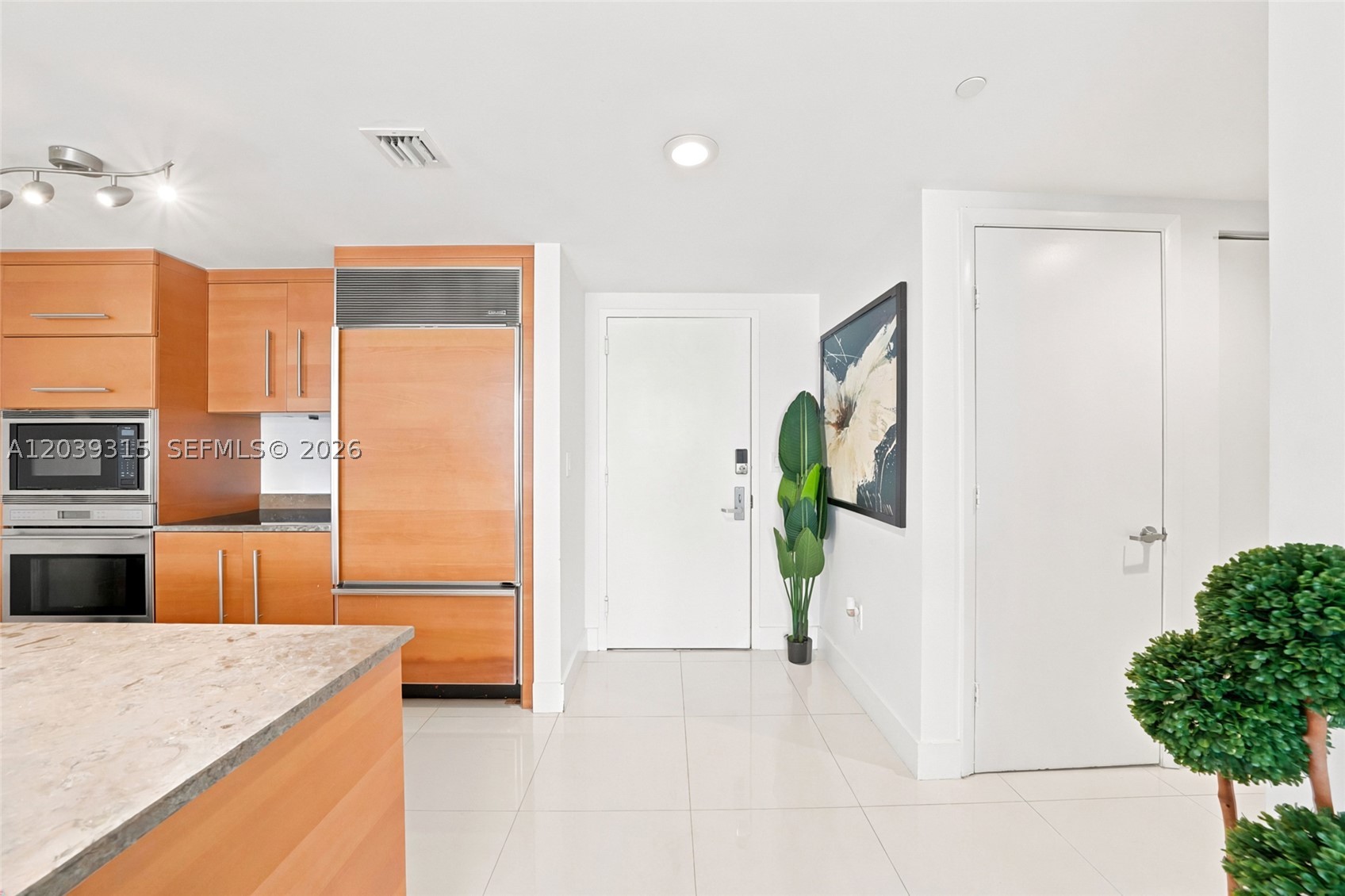 485 Brickell Ave #3707, Miami FL 33131
