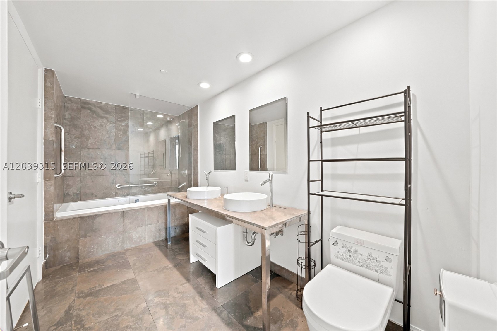 485 Brickell Ave #3707, Miami FL 33131