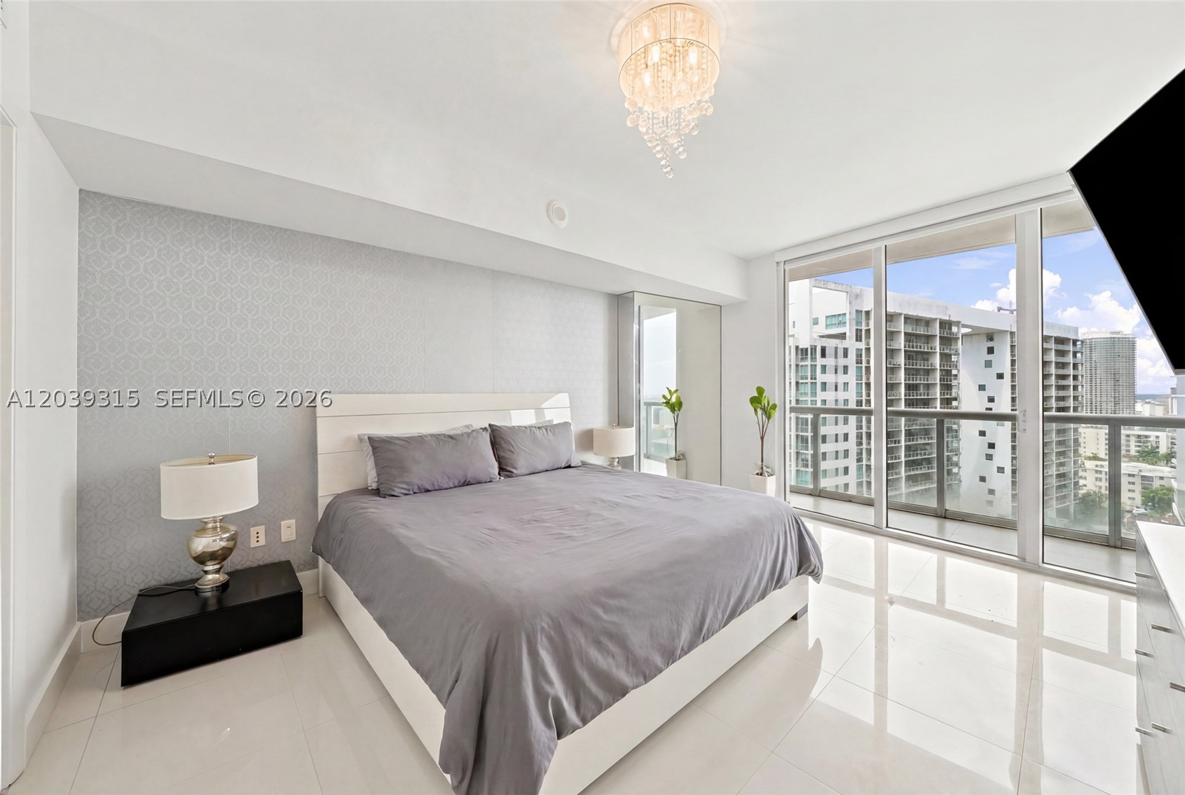 485 Brickell Ave #3707, Miami FL 33131