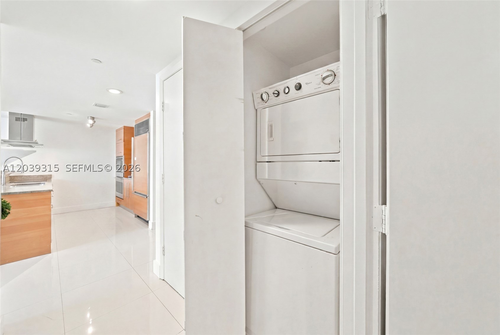 485 Brickell Ave #3707, Miami FL 33131