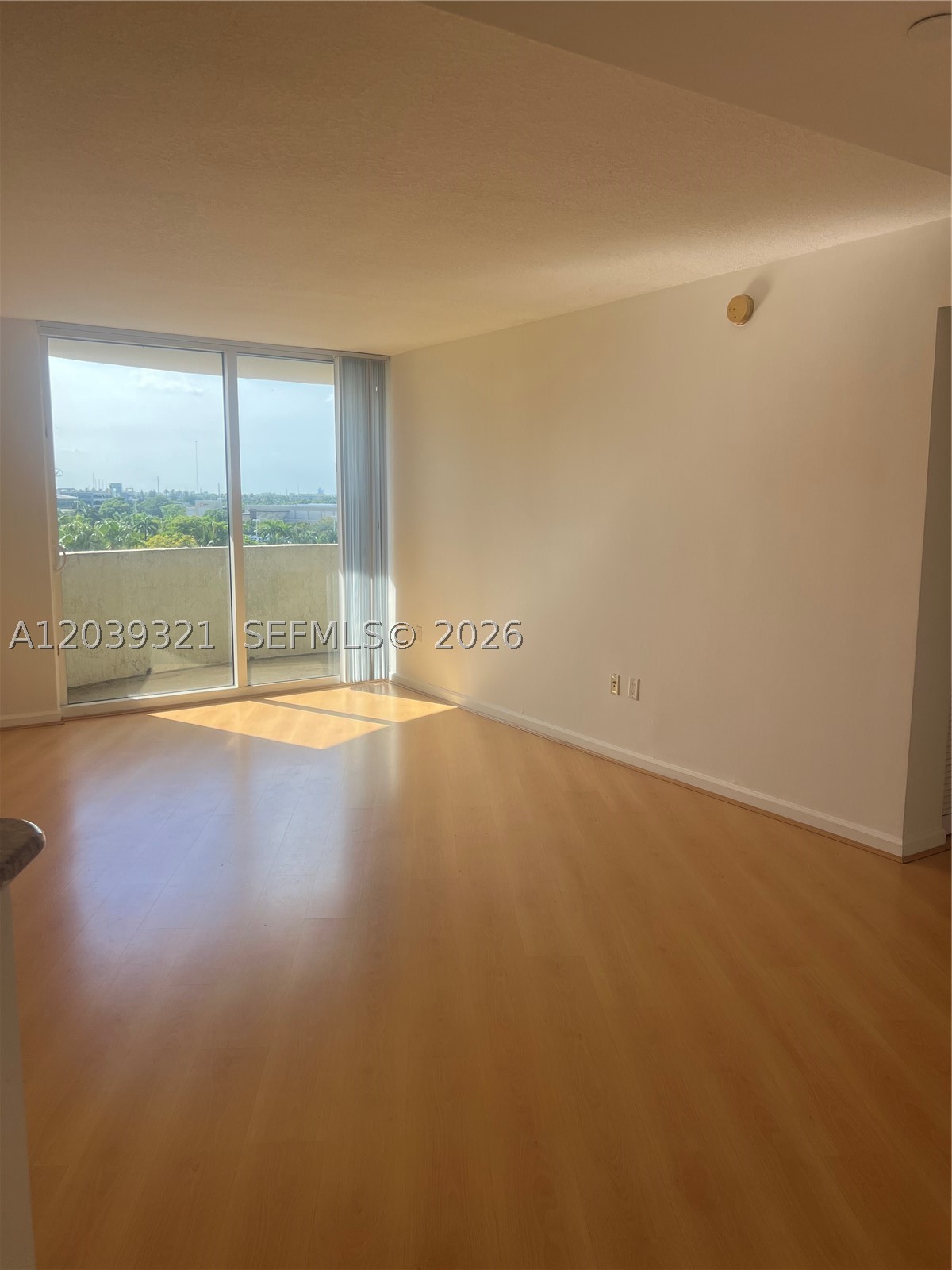 19501 W Country Club Dr #611, Aventura FL 33180