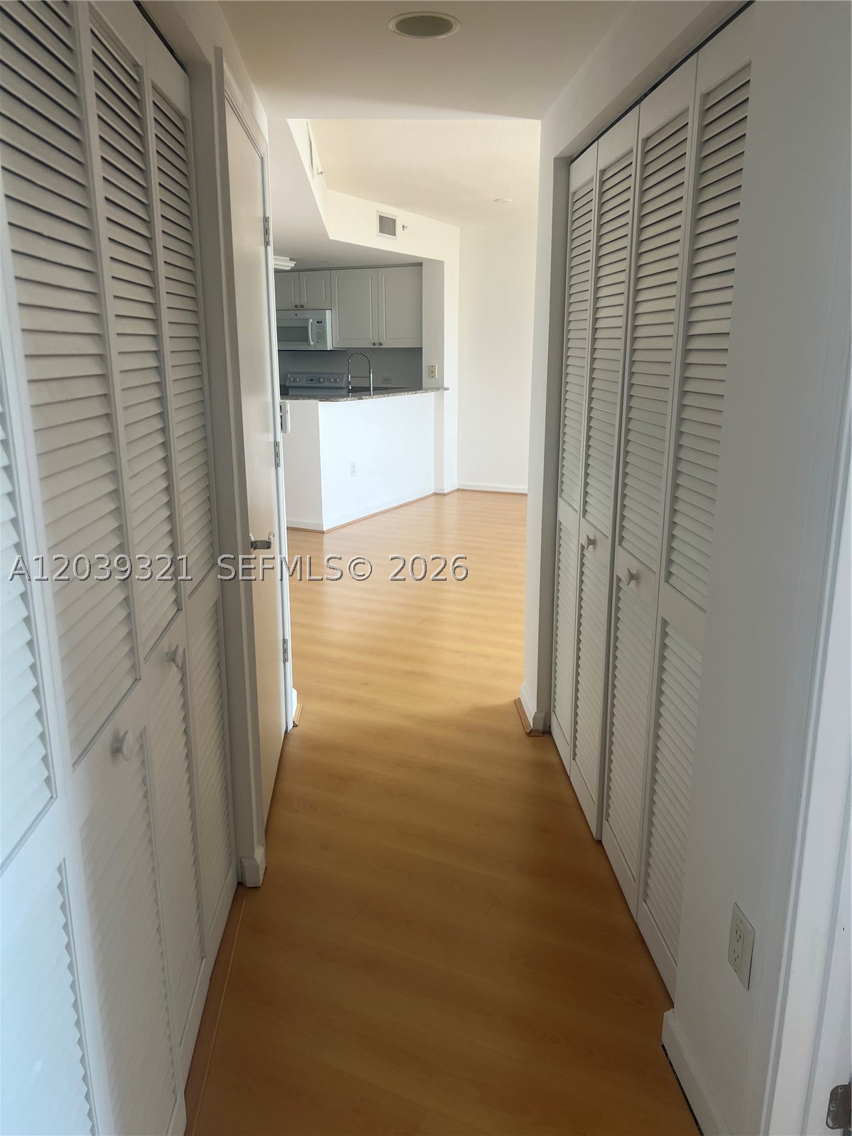 19501 W Country Club Dr #611, Aventura FL 33180