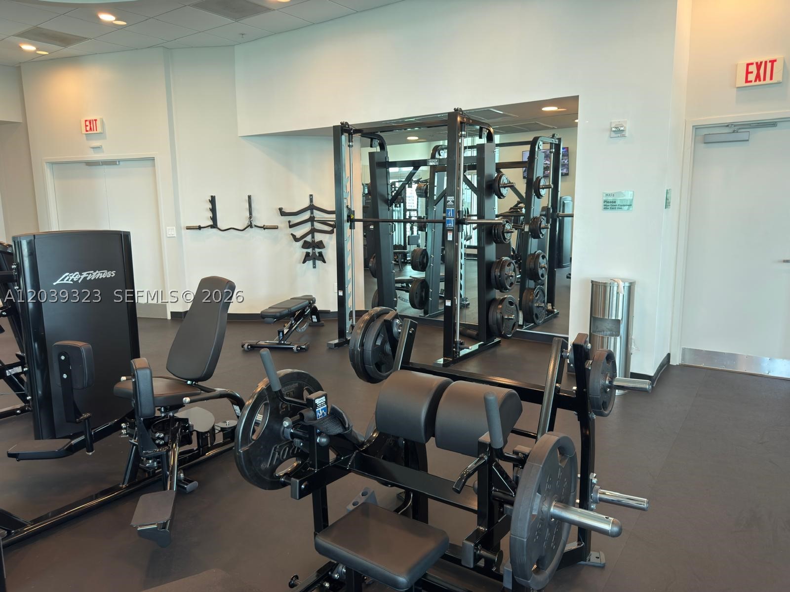 300 S Biscayne Blvd #T-3703, Miami FL 33131