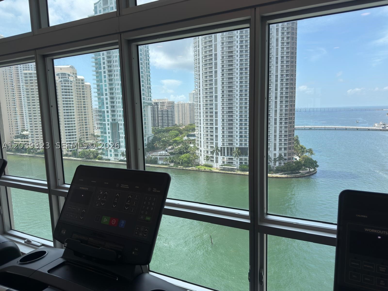300 S Biscayne Blvd #T-3703, Miami FL 33131