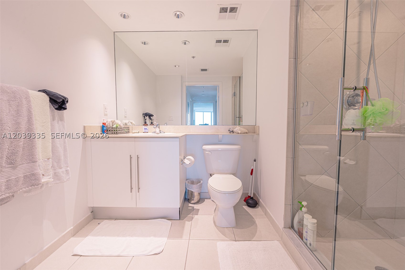 335 S Biscayne Blvd #1009, Miami FL 33131