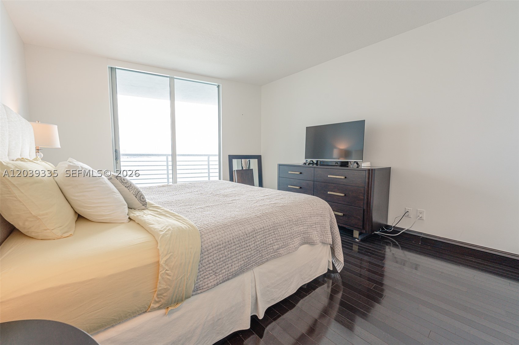 335 S Biscayne Blvd #1009, Miami FL 33131