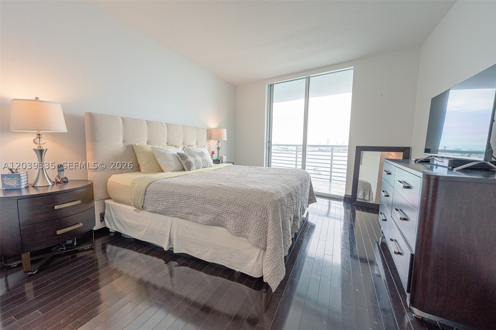 335 S Biscayne Blvd #1009, Miami FL 33131