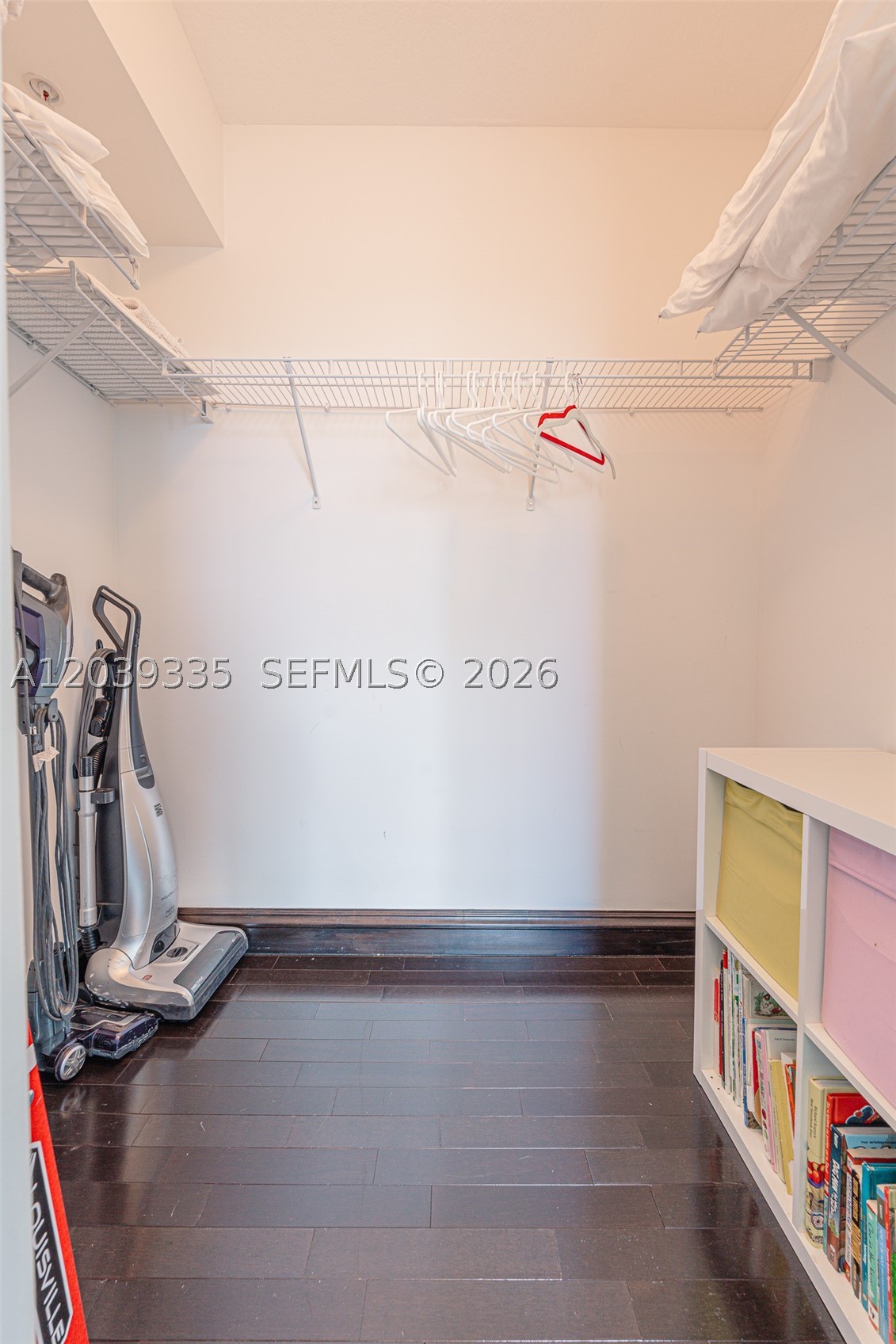 335 S Biscayne Blvd #1009, Miami FL 33131