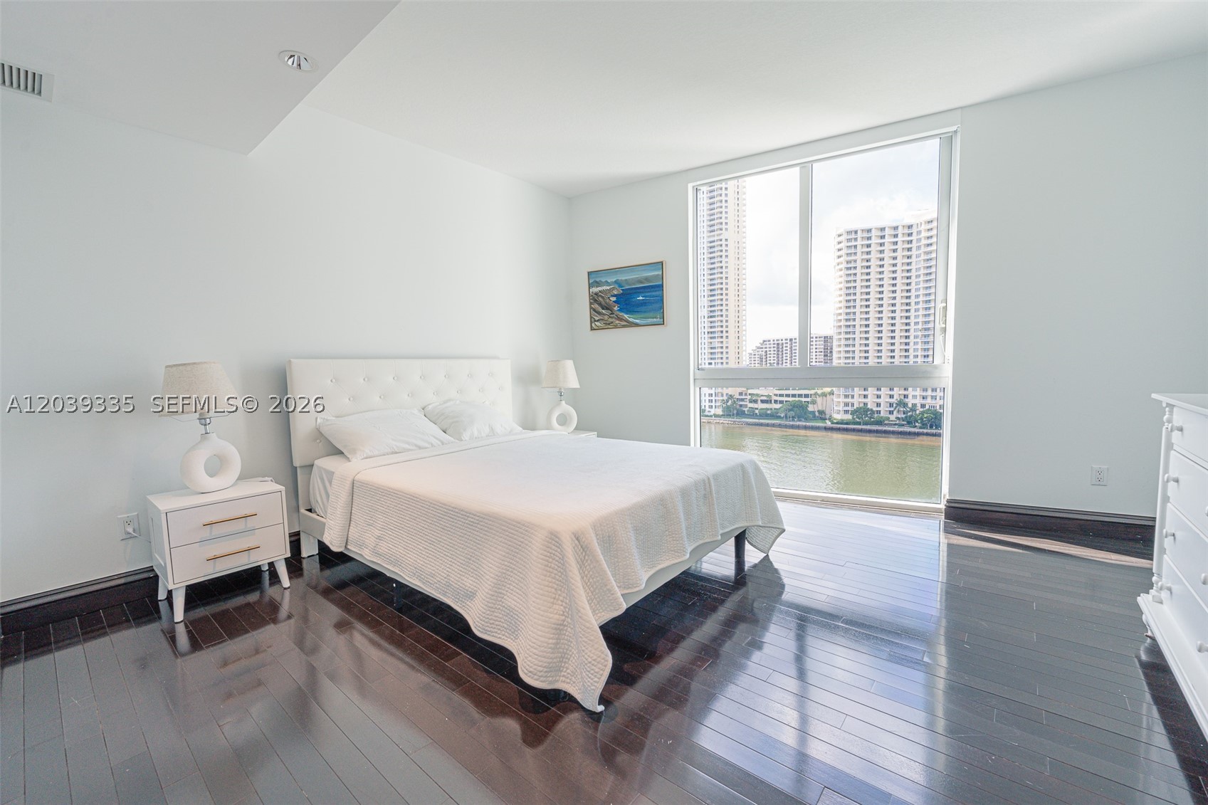 335 S Biscayne Blvd #1009, Miami FL 33131
