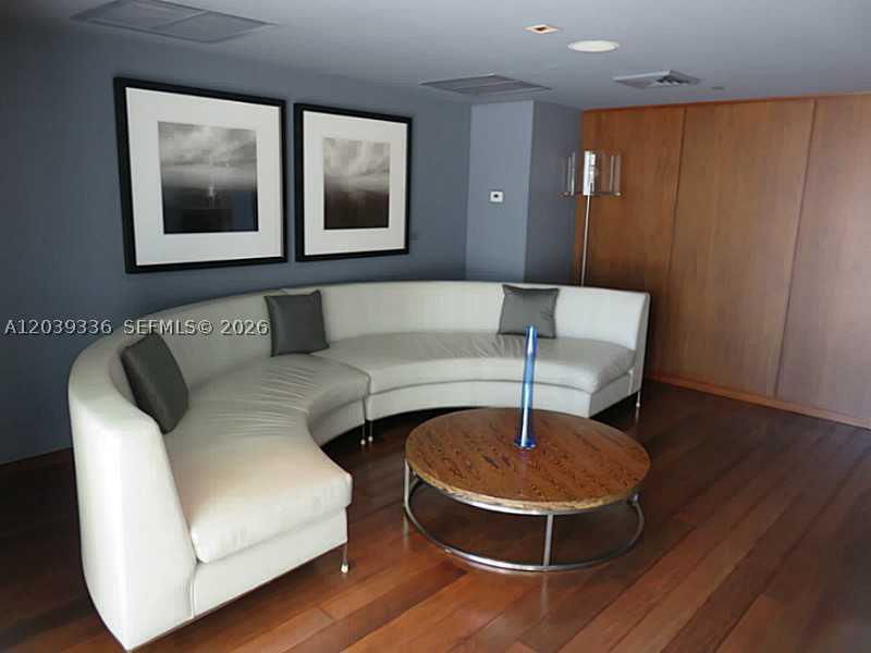 325 S BISCAYNE BLVD #4122, Miami FL 33131