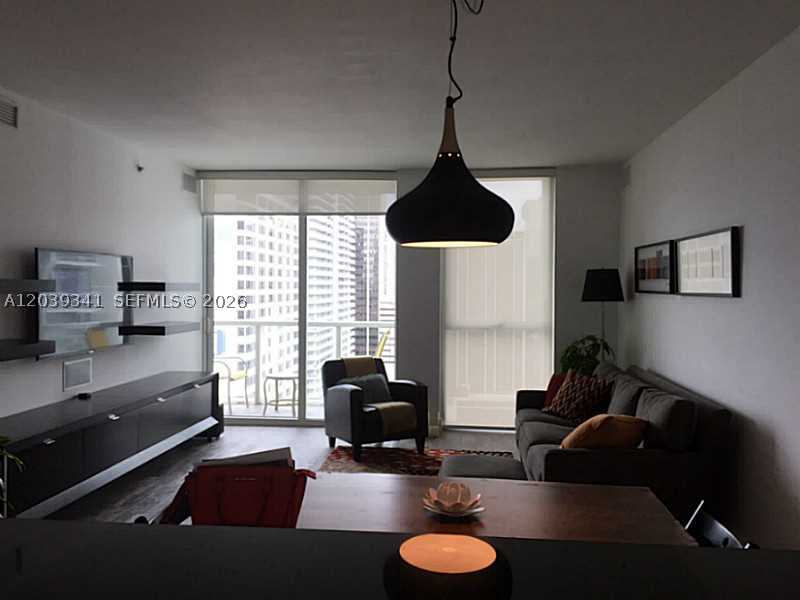 Miami FL 33132 - A12039341
