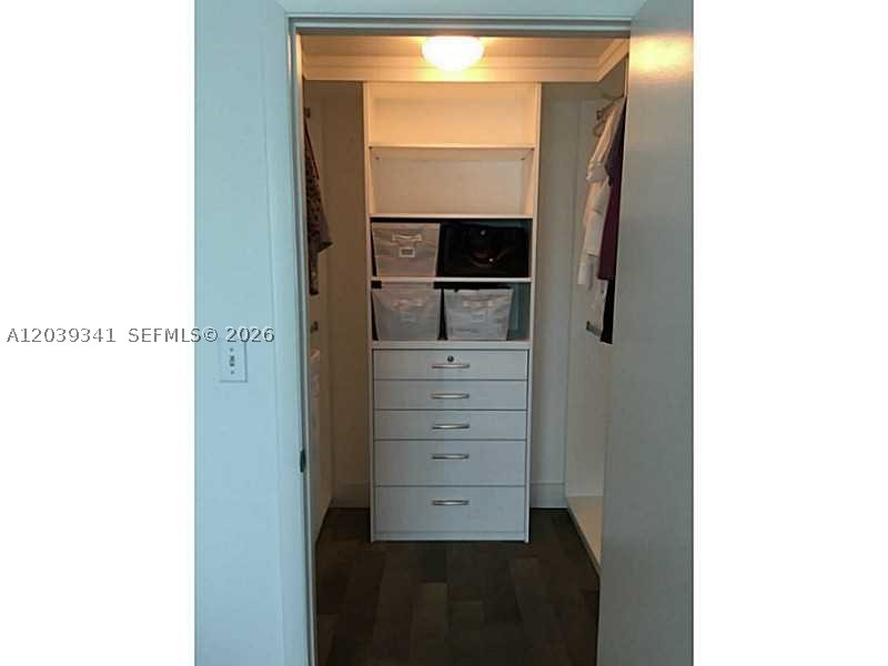 Miami FL 33132 - A12039341