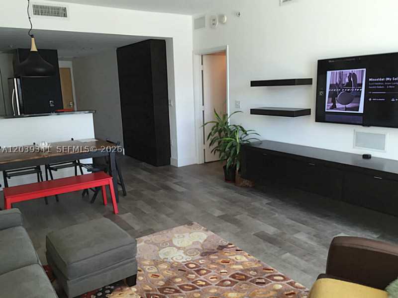 Miami FL 33132 - A12039341