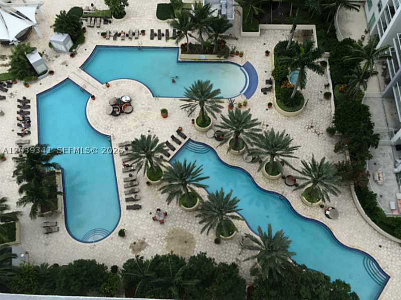 Miami FL 33132 - A12039341