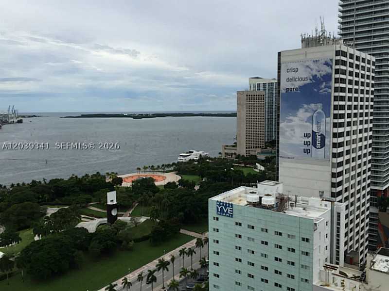 Miami FL 33132 - A12039341
