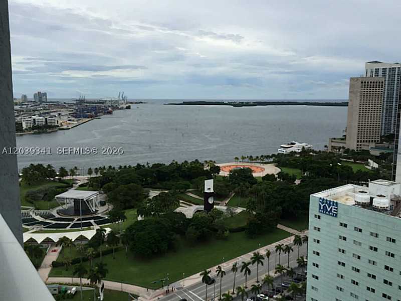 Miami FL 33132 - A12039341