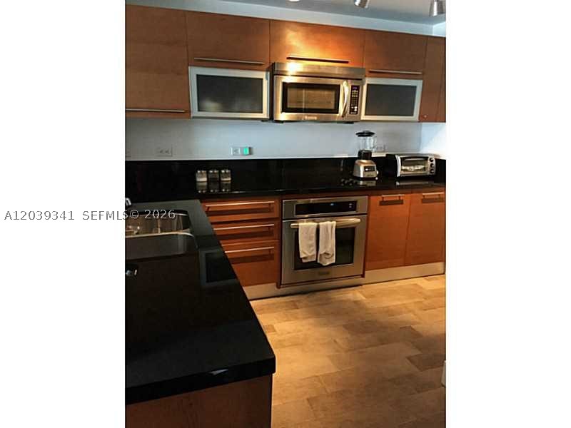 Miami FL 33132 - A12039341