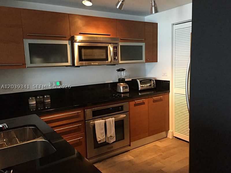 Miami FL 33132 - A12039341