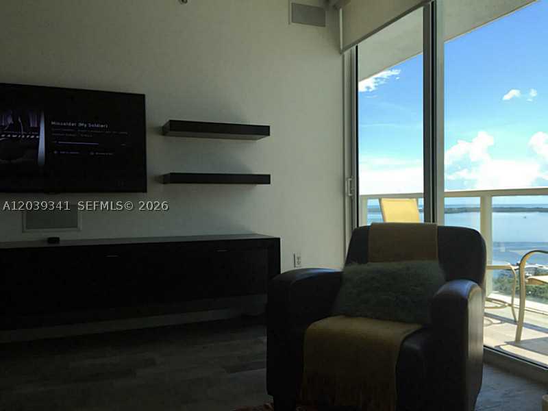 Miami FL 33132 - A12039341
