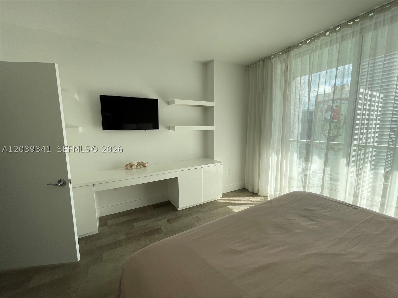 Miami FL 33132 - A12039341