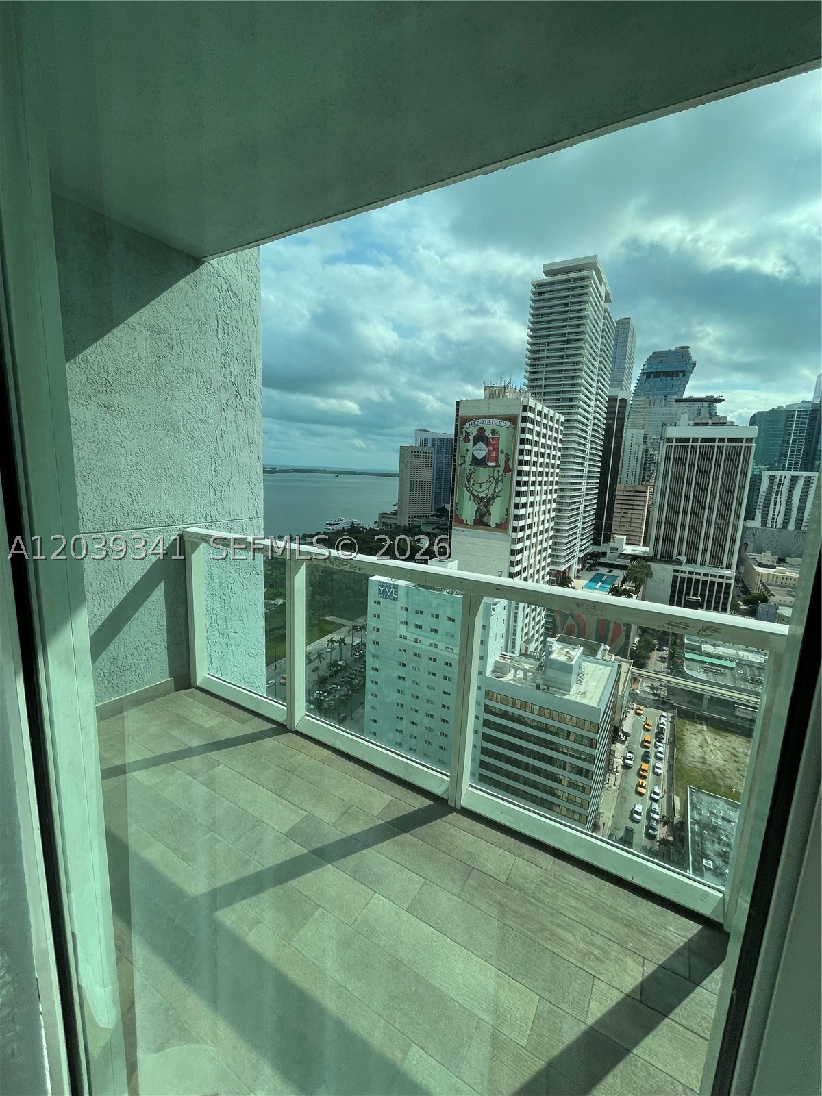 Miami FL 33132 - A12039341