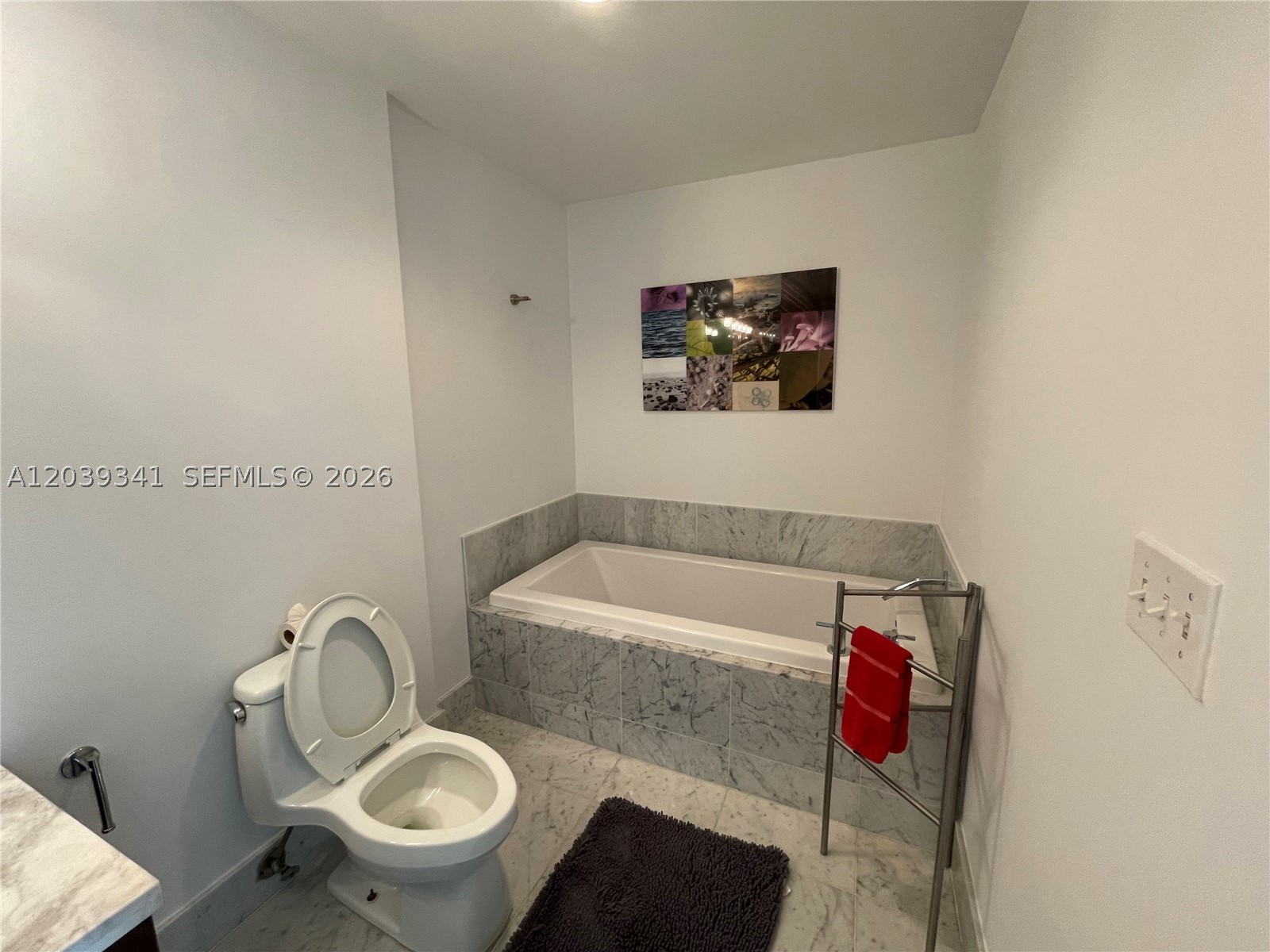 Miami FL 33132 - A12039341
