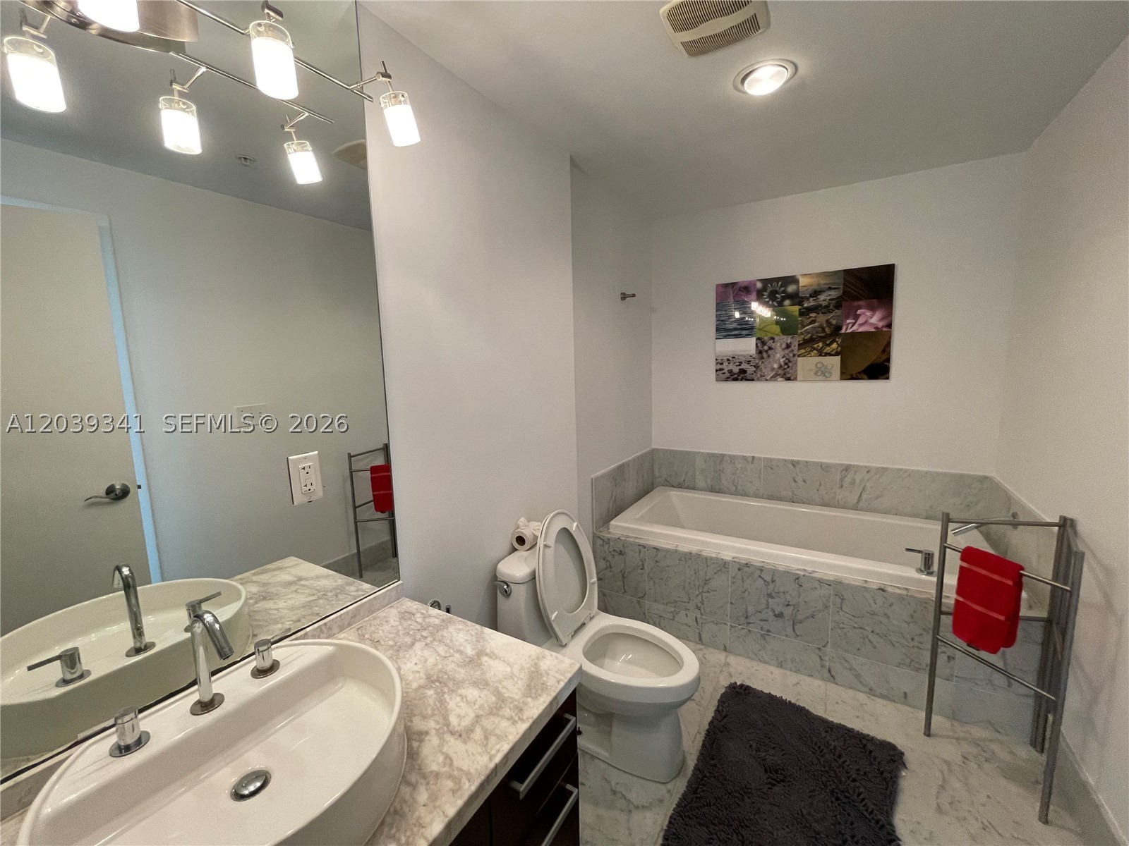 Miami FL 33132 - A12039341