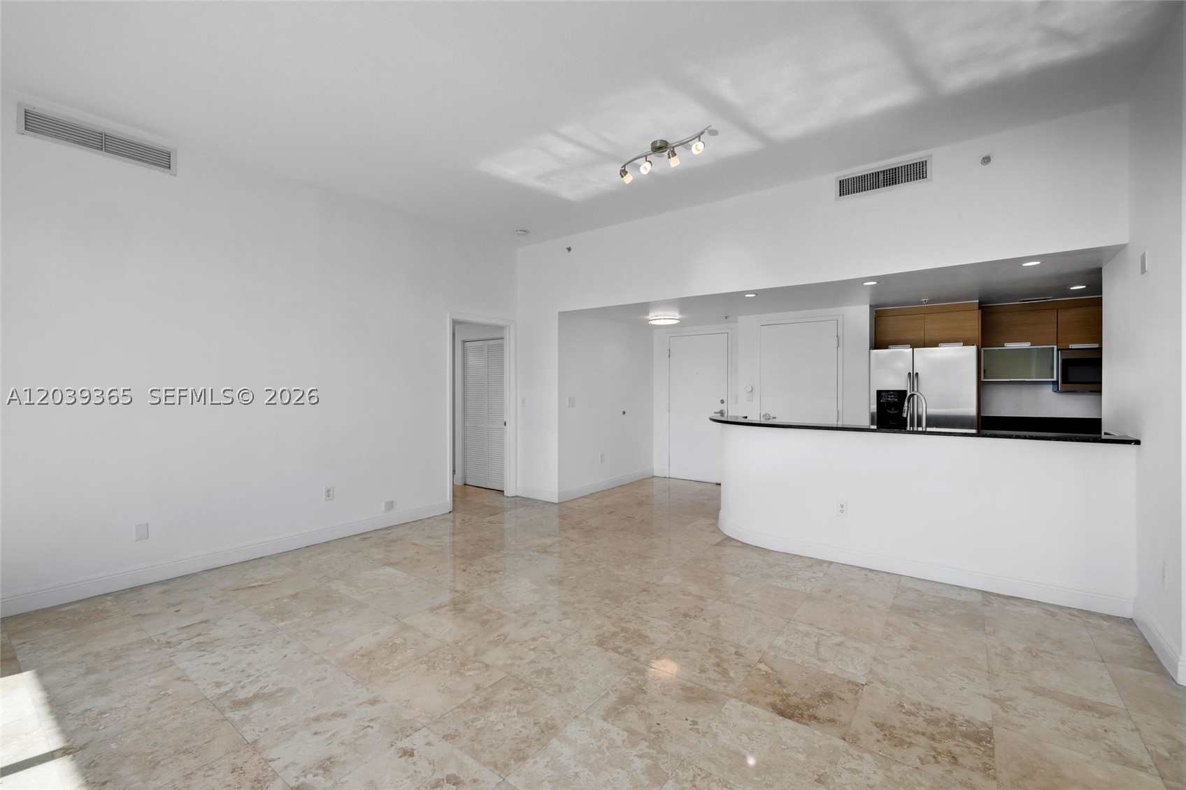 1881 79th St Cswy #2106-1, North Bay Village FL 33141