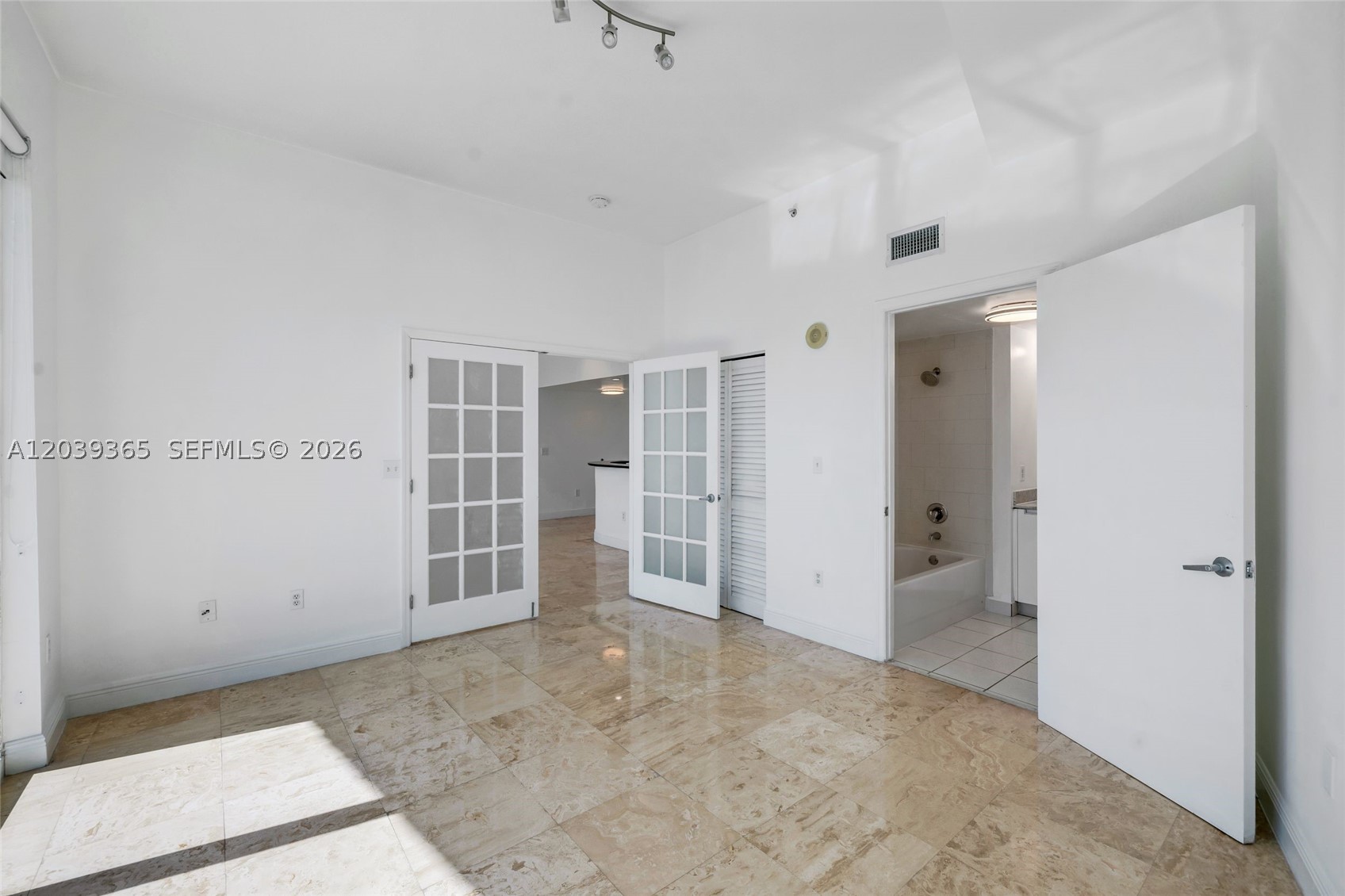 1881 79th St Cswy #2106-1, North Bay Village FL 33141