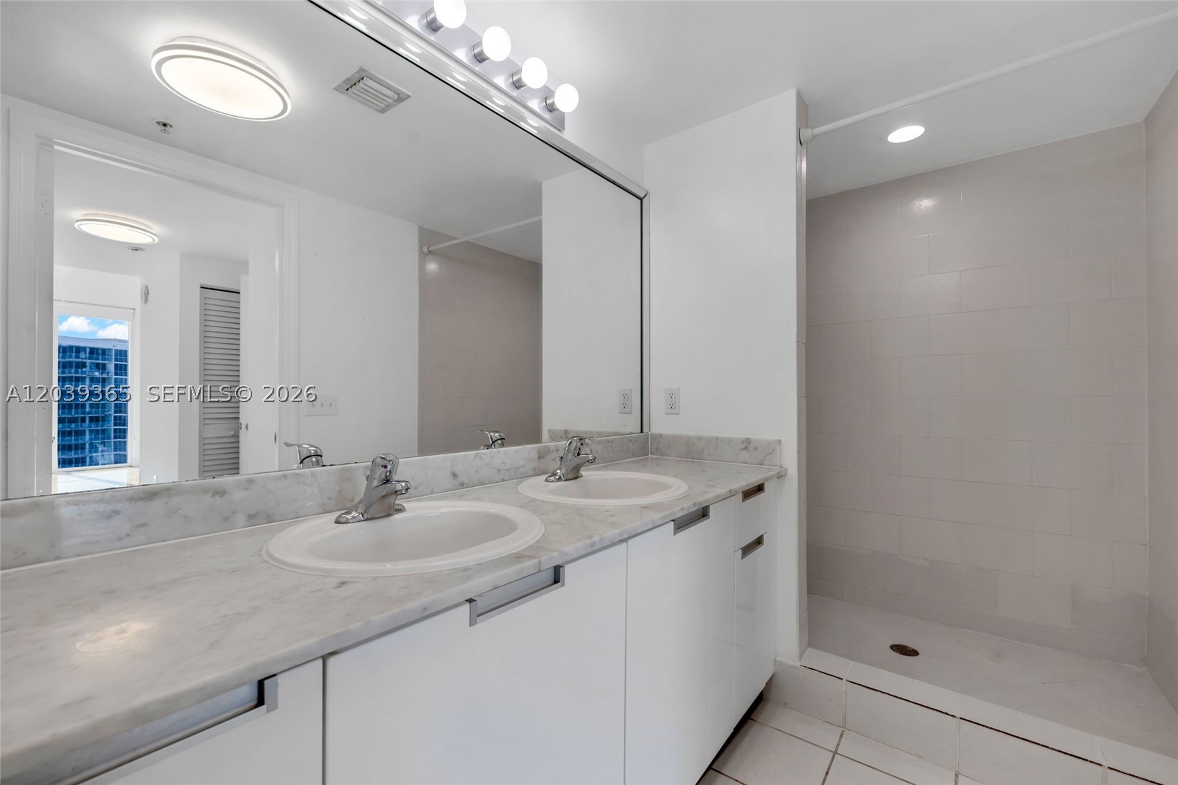 1881 79th St Cswy #2106-1, North Bay Village FL 33141