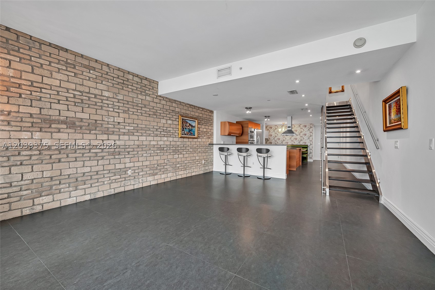 2950 NE 188th St #303, Aventura FL 33180