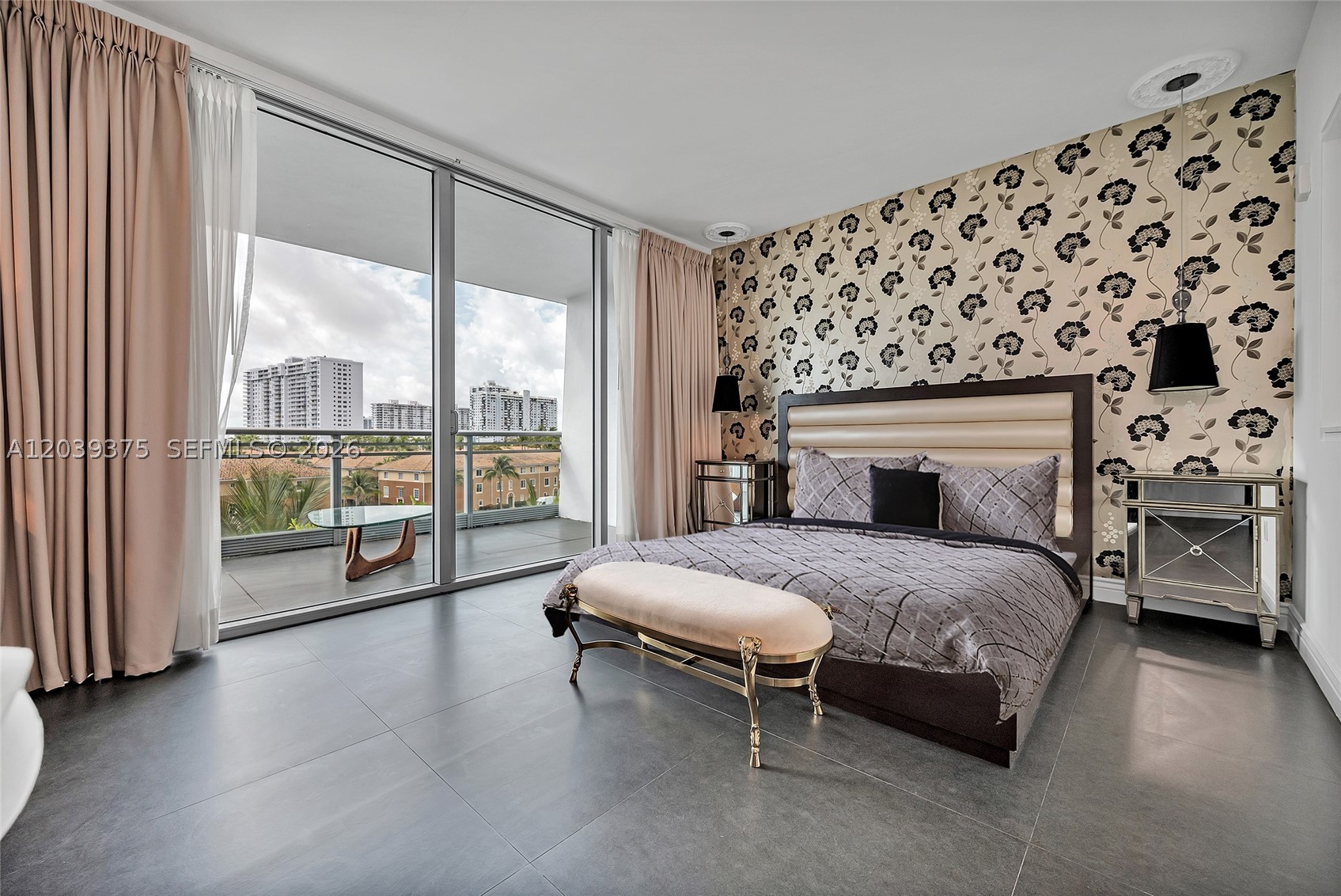 2950 NE 188th St #303, Aventura FL 33180