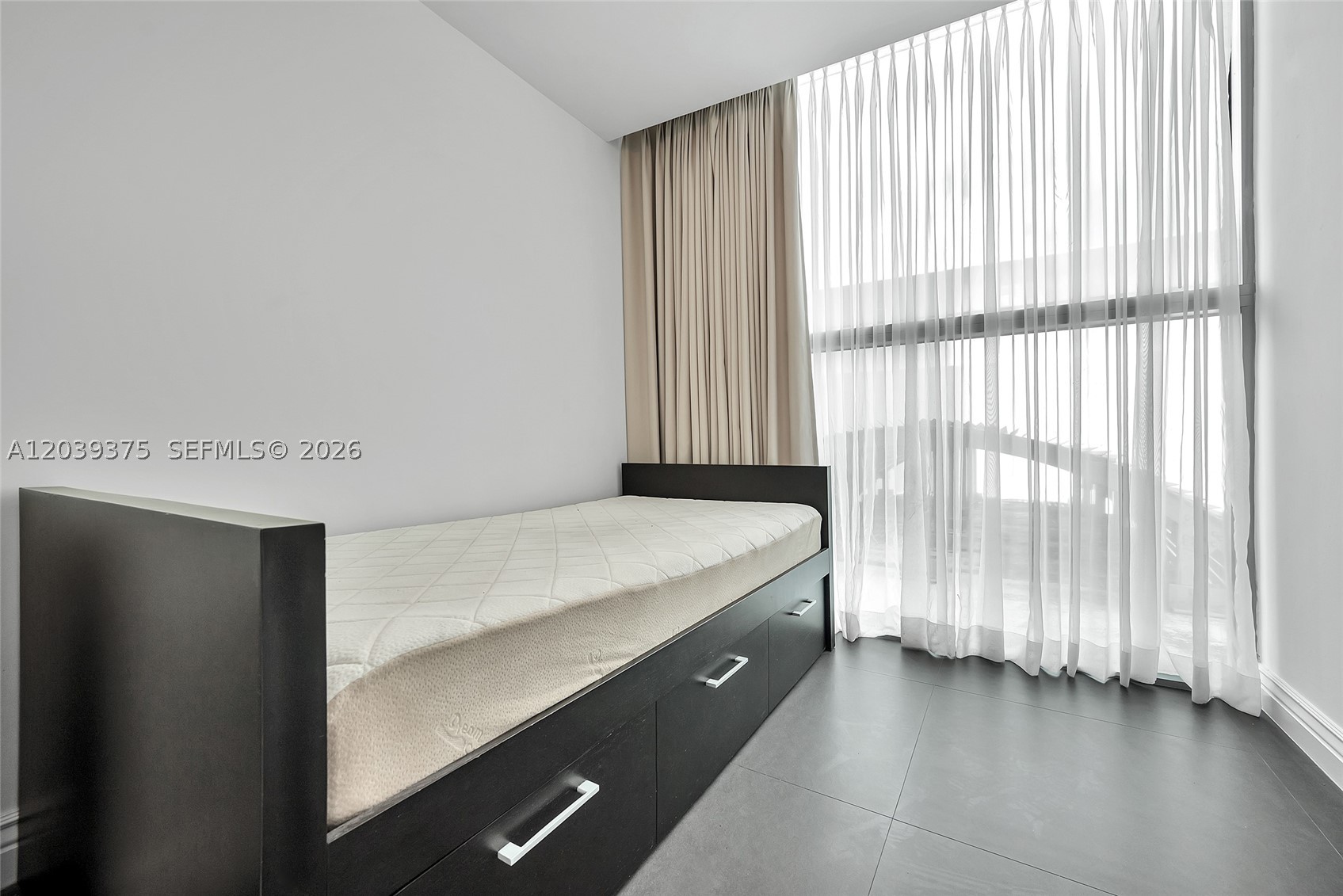 2950 NE 188th St #303, Aventura FL 33180