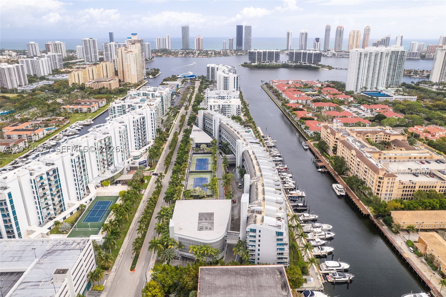 2950 NE 188th St #303, Aventura FL 33180