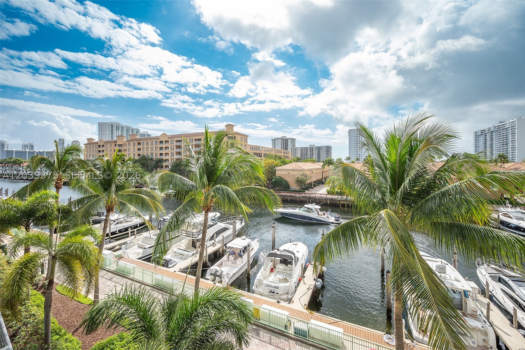 2950 NE 188th St #303, Aventura FL 33180