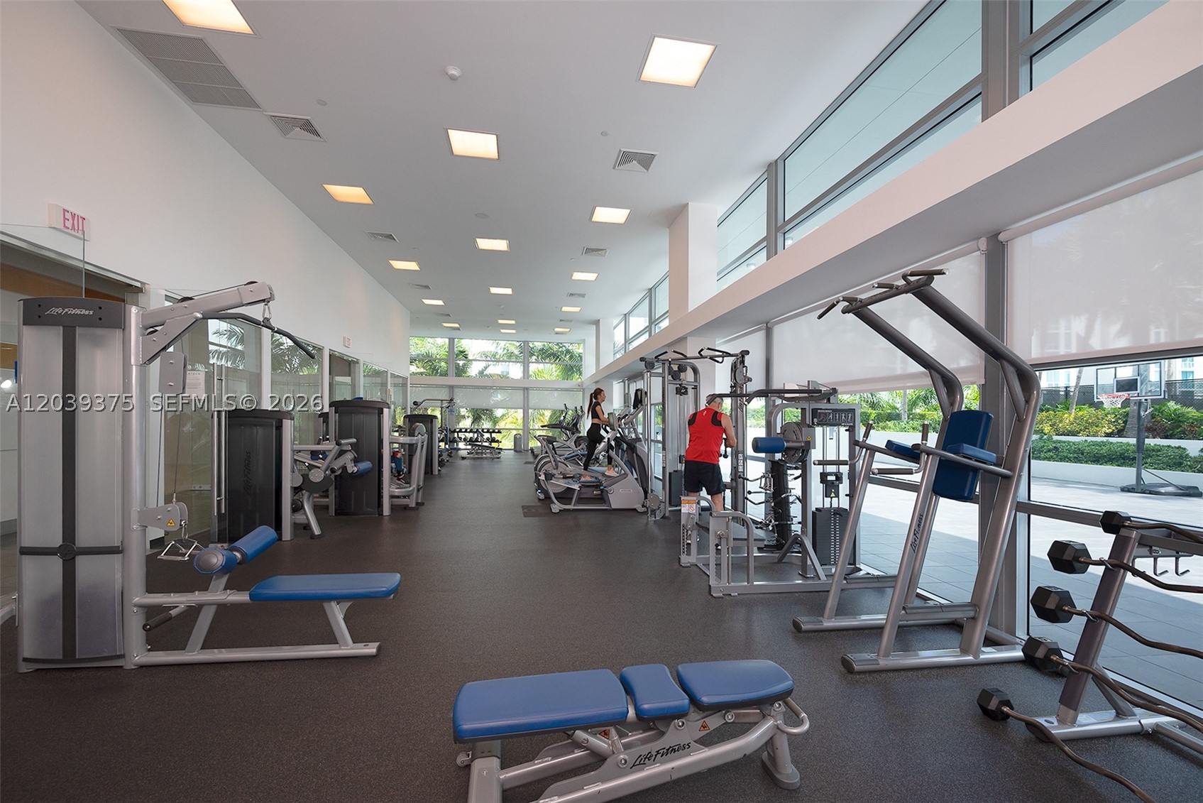 2950 NE 188th St #303, Aventura FL 33180