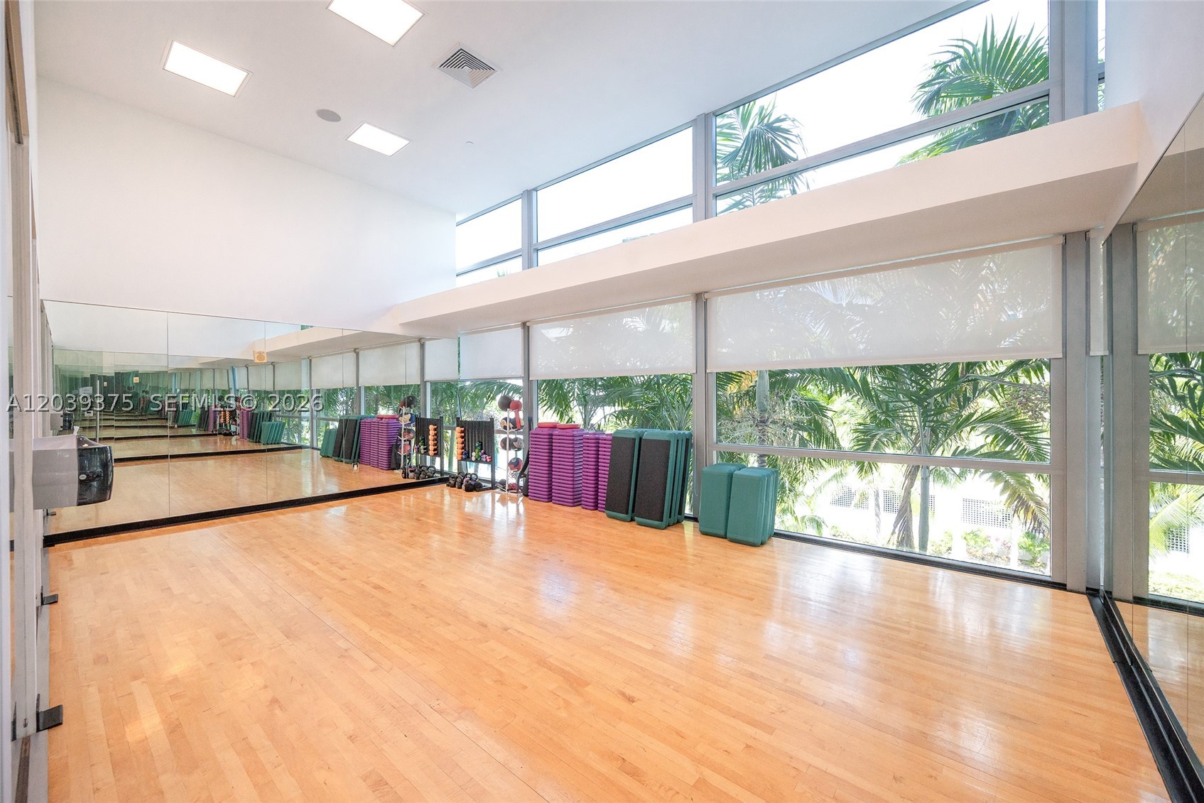 2950 NE 188th St #303, Aventura FL 33180