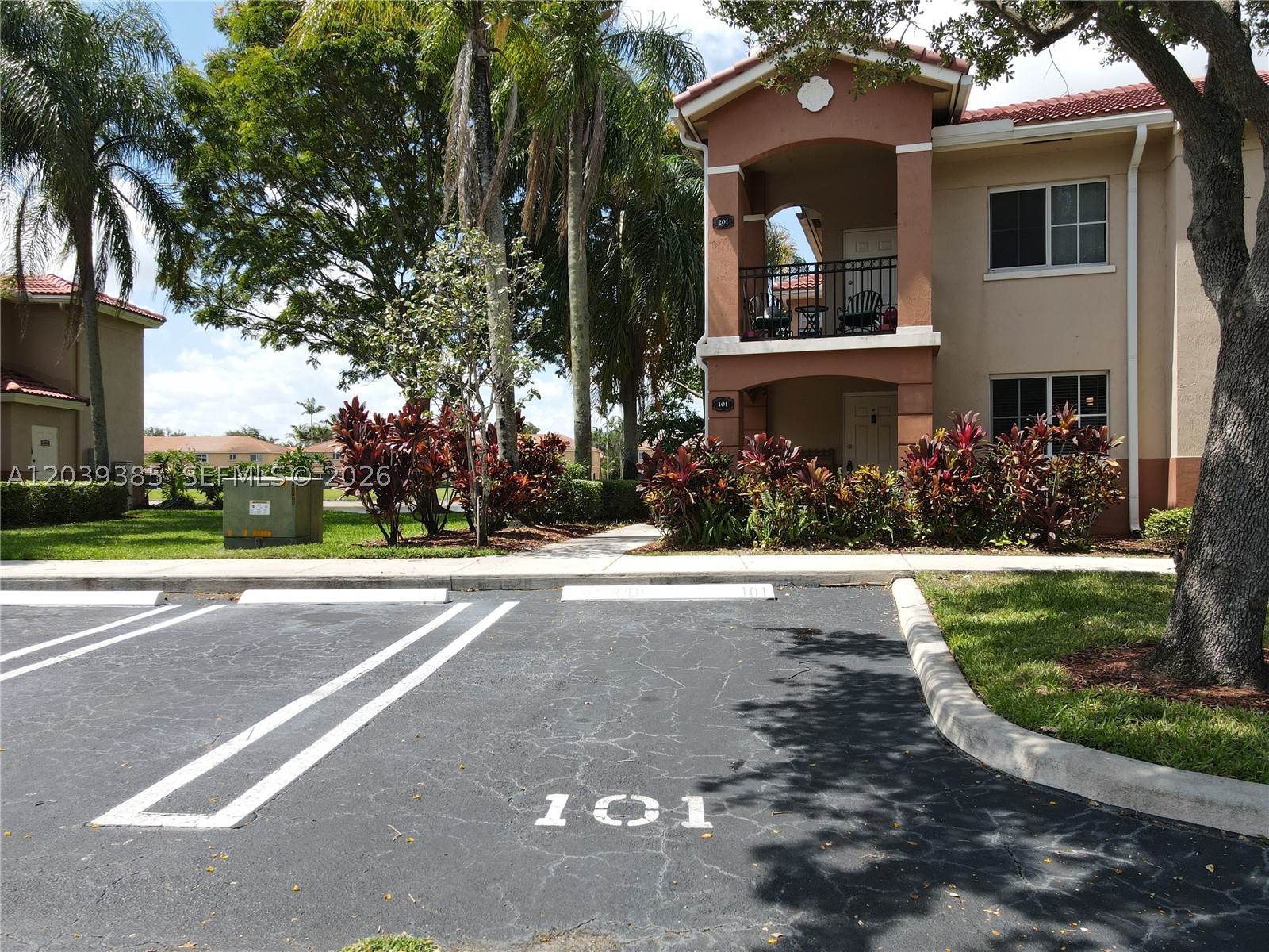 3486 Briar Bay Blvd #101, West Palm Beach FL 33411