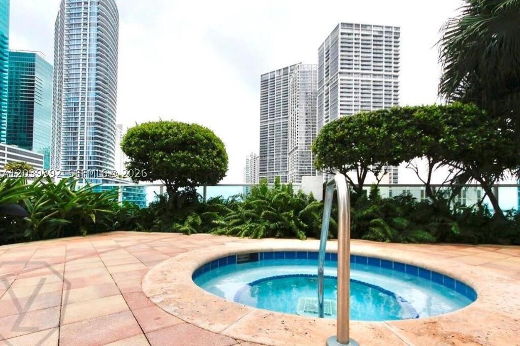 41 SE 5th St #2409, Miami FL 33131