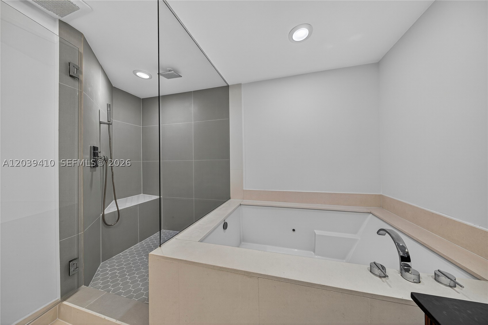 2711 S OCEAN DR #3102, Hollywood FL 33024