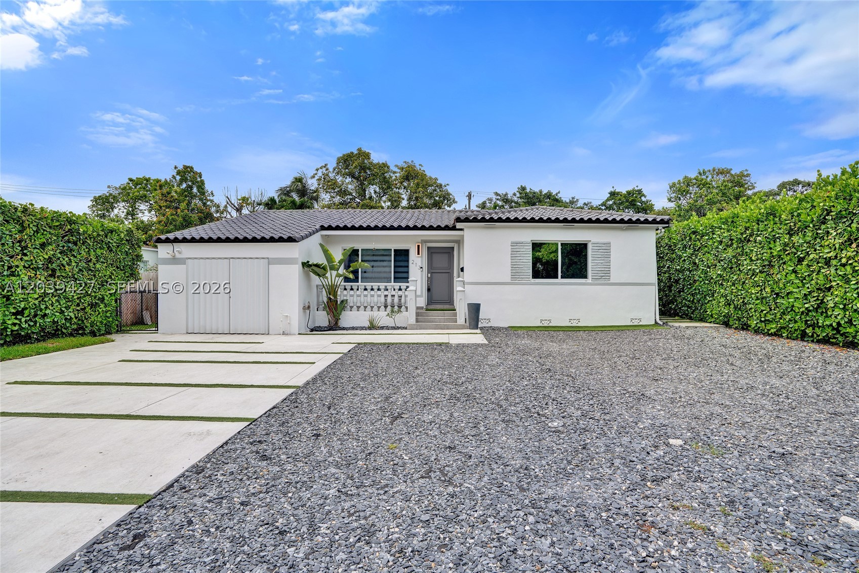 213 NE 43rd St #213, Miami FL 33137