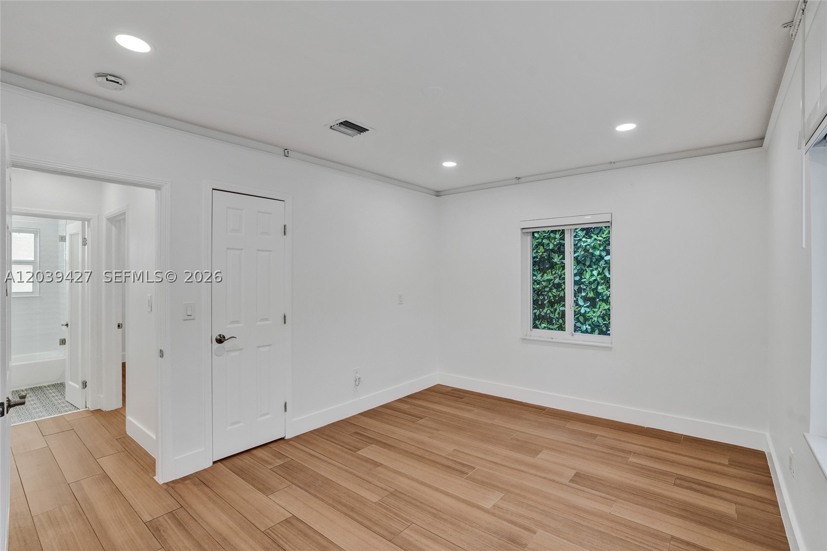 213 NE 43rd St #213, Miami FL 33137