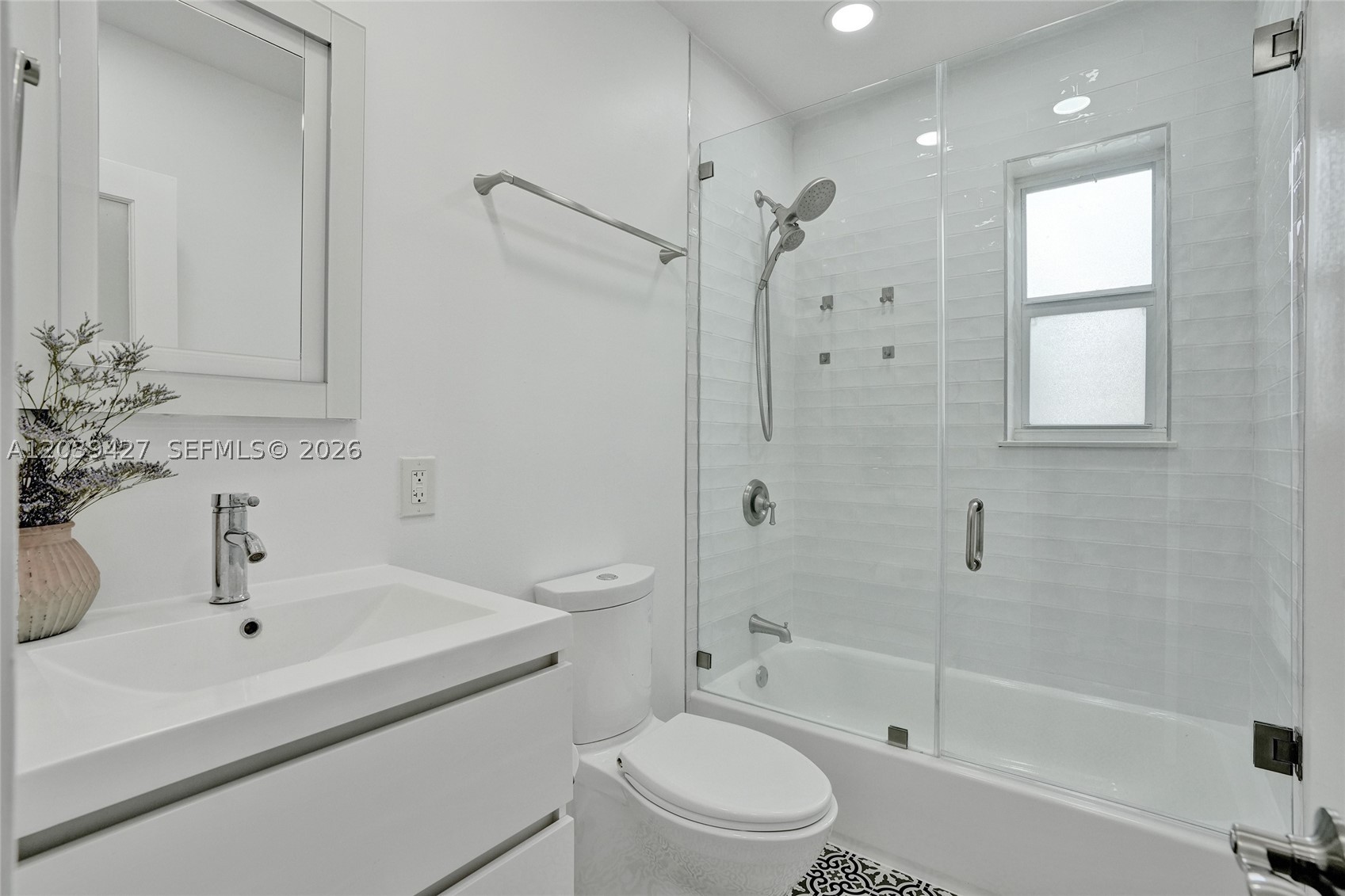 213 NE 43rd St #213, Miami FL 33137